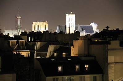 La Tour Maine-Montparnasse, la cathédrale Notre-Dame de Paris et l’église Saint-Gervais