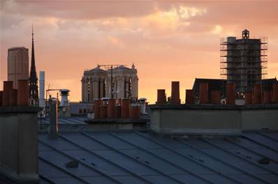 La Tour Maine-Montparnasse, la cathédrale Notre-Dame de Paris et l’église St-Gervais en travaux